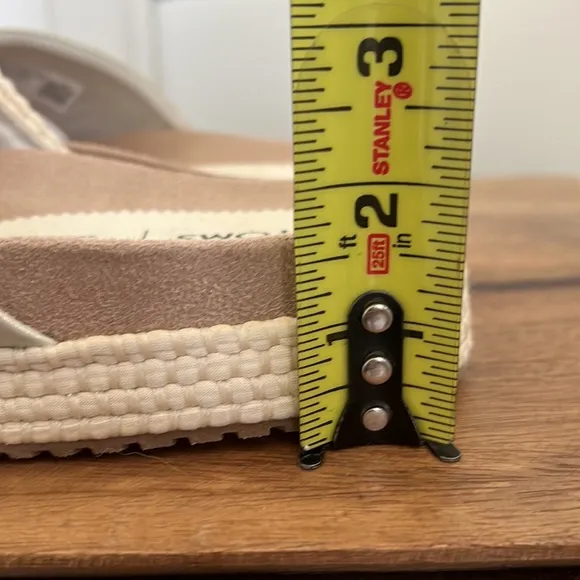 Toms sandals new with tag