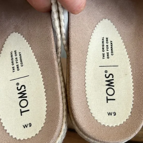 Toms sandals new with tag