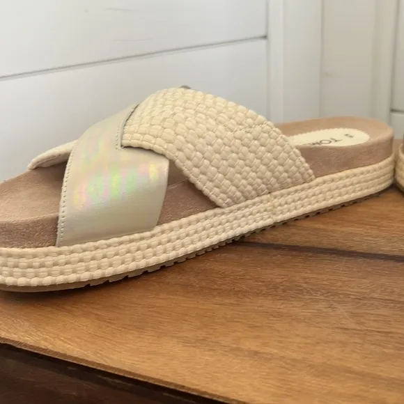 Toms sandals new with tag