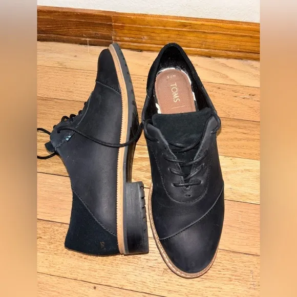 TOMS Women’s 7.5 Ainsley Black Leather and Suede Oxford Flats like NEW