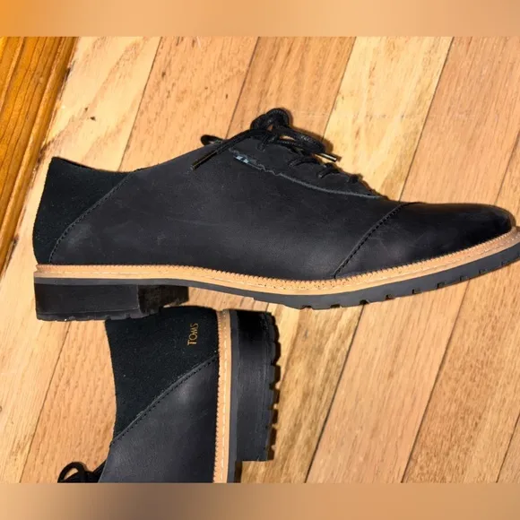TOMS Women’s 7.5 Ainsley Black Leather and Suede Oxford Flats like NEW