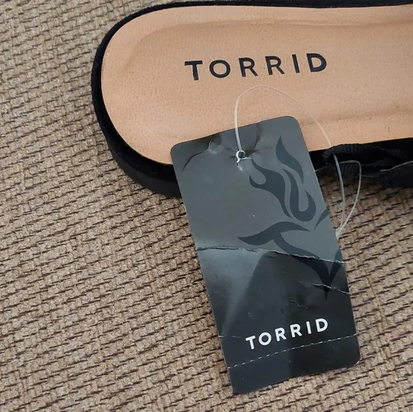 TORRID BLACK GOLD GLITTER LEOPARD PRINT SLIDES
