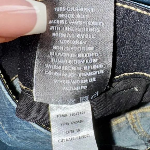 TORRID NWOT Premium Bombshell High-Rise Destructed Winchester Eco Wash Jeans 10