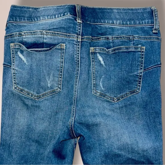 TORRID NWOT Premium Bombshell High-Rise Destructed Winchester Eco Wash Jeans 10