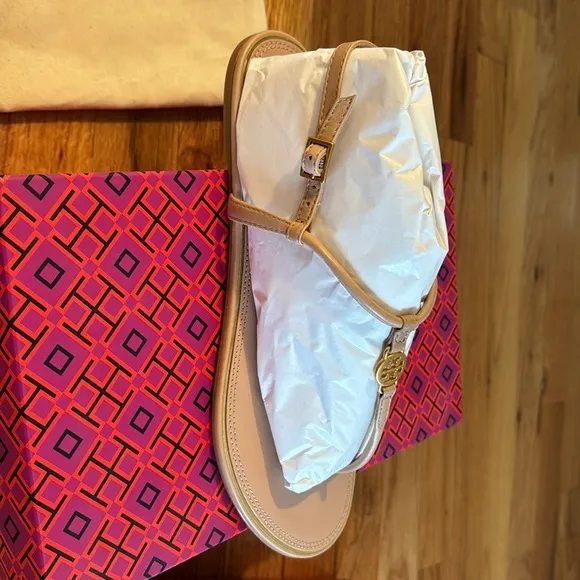 Tory Burch Beige Leather Sandals