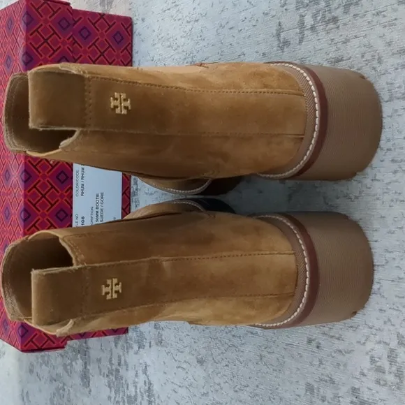 Tory Burch Chelsea Boots
