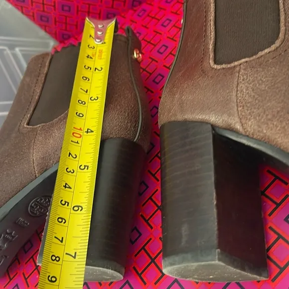 TORY BURCH Margaux Distressed Leather Ankle Boots Brown  Elastic panels SZ 5.5
