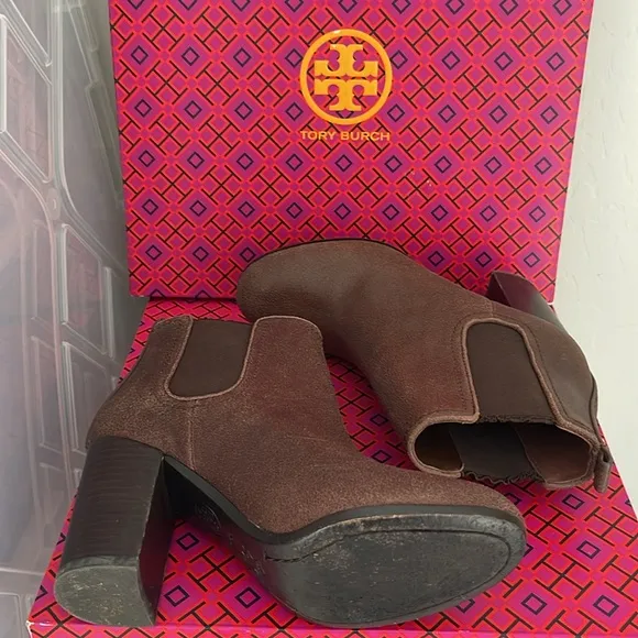 TORY BURCH Margaux Distressed Leather Ankle Boots Brown  Elastic panels SZ 5.5