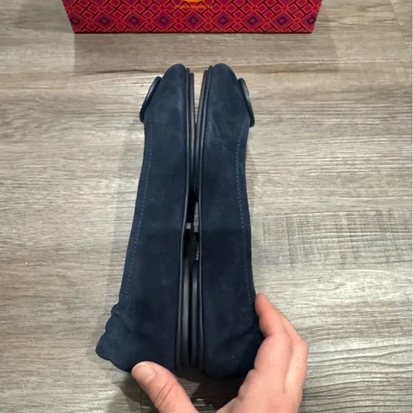 Tory Burch Minnie Travel Ballet Leather Logo Suede Round Flats in Perfect Navy