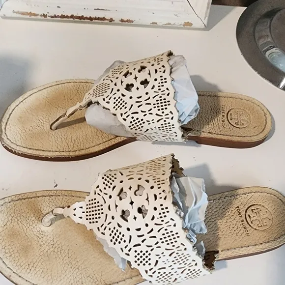 Tory Burch Roselle Perforated Thatched Thong Sandals 9