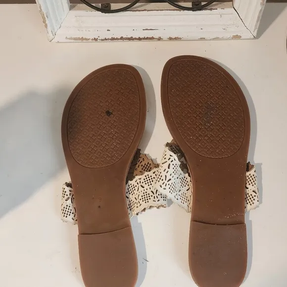 Tory Burch Roselle Perforated Thatched Thong Sandals 9