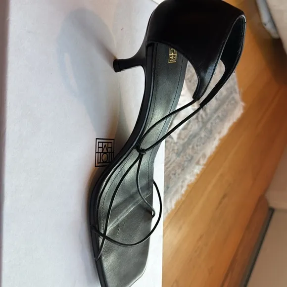 Toteme the Knot leather sandals in black (size 39)