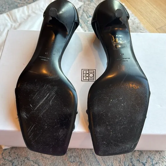 Toteme the Knot leather sandals in black (size 39)