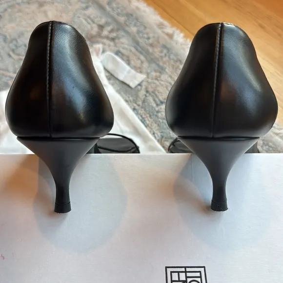 Toteme the Knot leather sandals in black (size 39)