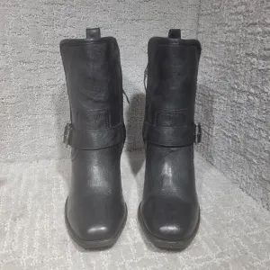 Trask Women's Size 8.5M US Black Leather Side Zip Buckle Block Heel Ankle Boots