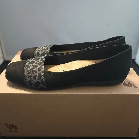 💯🔥TROTTERS SAMANTHA T1812 SUEDE FLATS WOMEN'S SIZE 8.5M, BLACK🔥🔥NEW FLOOR