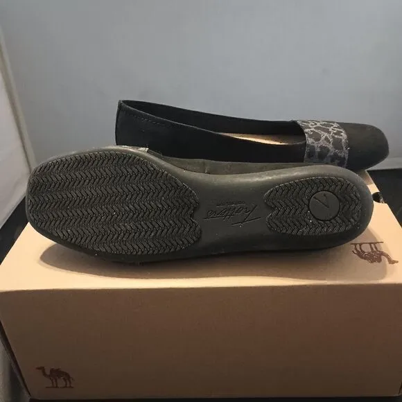 💯🔥TROTTERS SAMANTHA T1812 SUEDE FLATS WOMEN'S SIZE 8.5M, BLACK🔥🔥NEW FLOOR