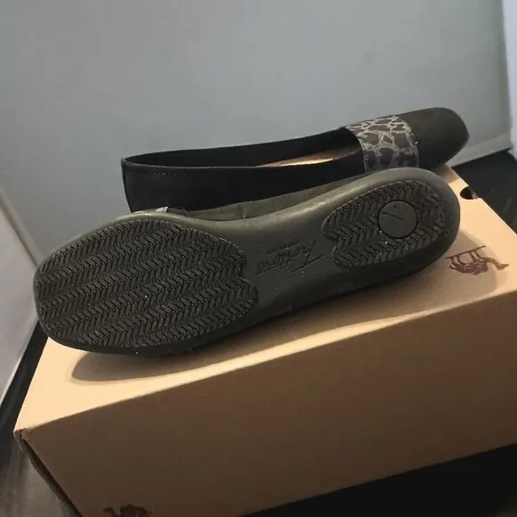 💯🔥TROTTERS SAMANTHA T1812 SUEDE FLATS WOMEN'S SIZE 8.5M, BLACK🔥🔥NEW FLOOR