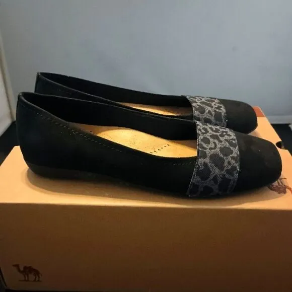 💯🔥TROTTERS SAMANTHA T1812 SUEDE FLATS WOMEN'S SIZE 8.5M, BLACK🔥🔥NEW FLOOR