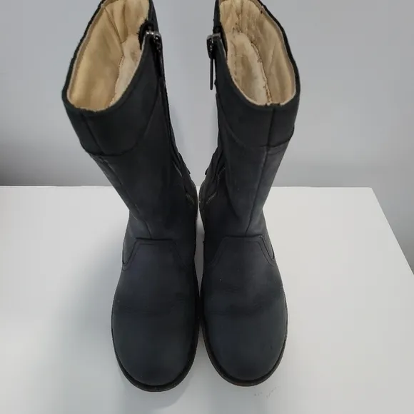 UGG Australia Women's Kaleen Black Leather US 6 Shearling Side Zip Braided