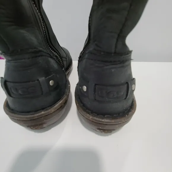 UGG Australia Women's Kaleen Black Leather US 6 Shearling Side Zip Braided