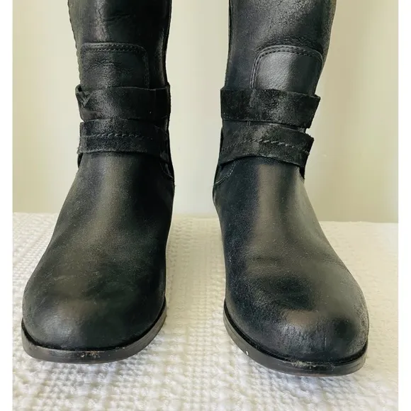 UGG Black Darcie Side Zipper Boots Size 6