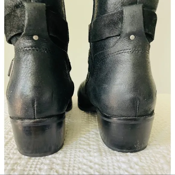 UGG Black Darcie Side Zipper Boots Size 6