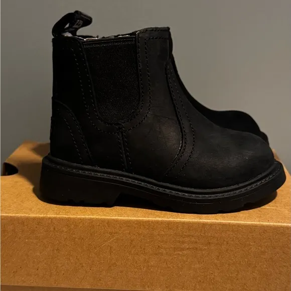 UGG BOLDEN WEATHER 1112455T CHELSEA BOOTS (WATERPROOF LEATHER) SIZE 6 TODDLER