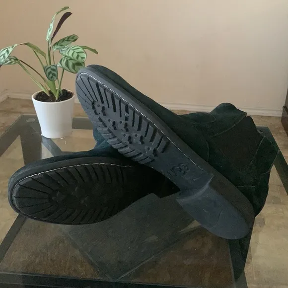 UGG Clyne Suede Ankle Chelsea Boots