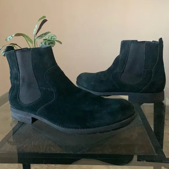 UGG Clyne Suede Ankle Chelsea Boots