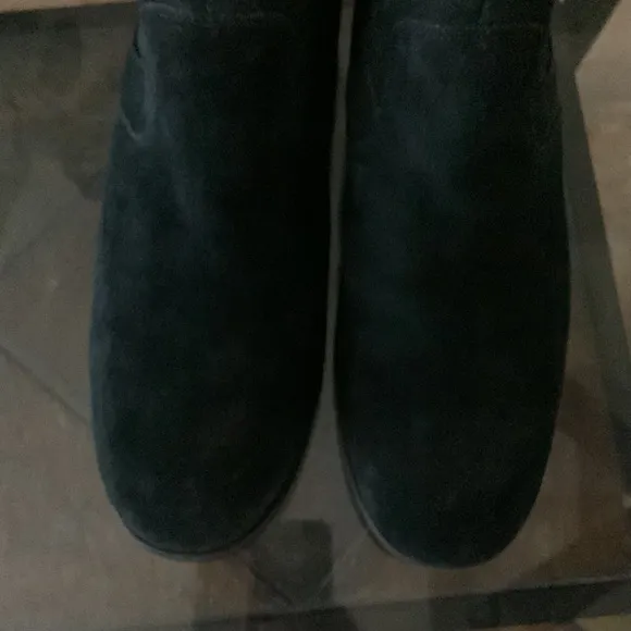 UGG Clyne Suede Ankle Chelsea Boots