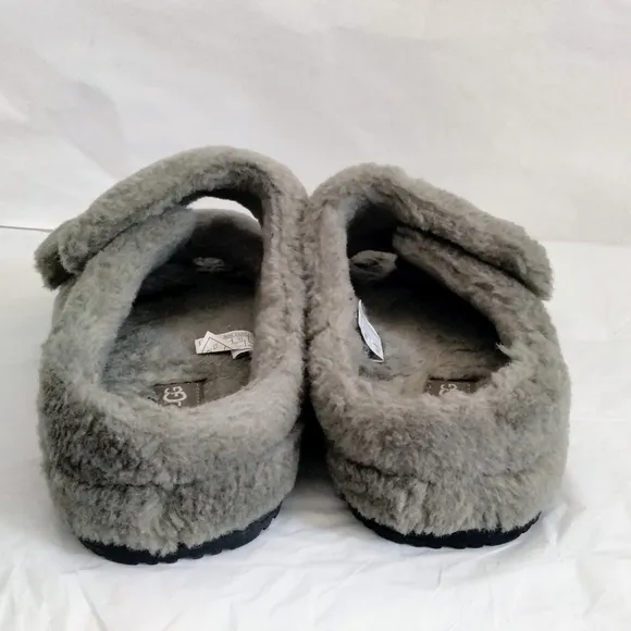 UGG fluff yeah that  slides size 8