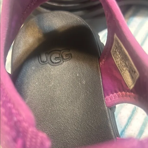 Ugg Girls' Ashton Multistrap Chunky Fisherman Sandals (Youth)