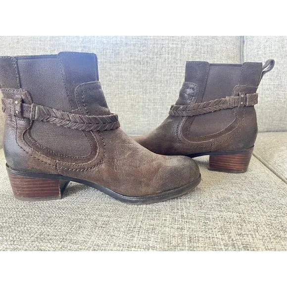 Ugg Krewe Ankle Boots Size 8 Chocolate Brown Leather Moto Harness Chelsea Bootie
