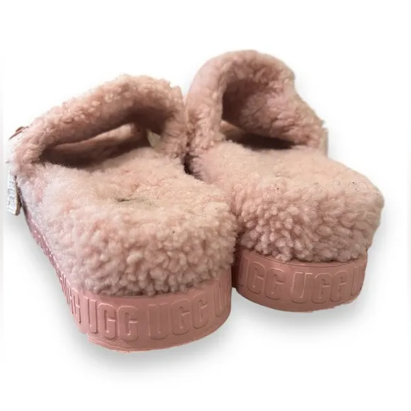 UGG Light Pink Fluffita Sheepskin Platform Slides Size 9 US //Size 40 EU