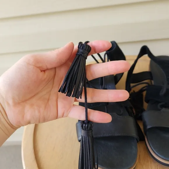 UGG Maryssa tassel black sandals size 7.5