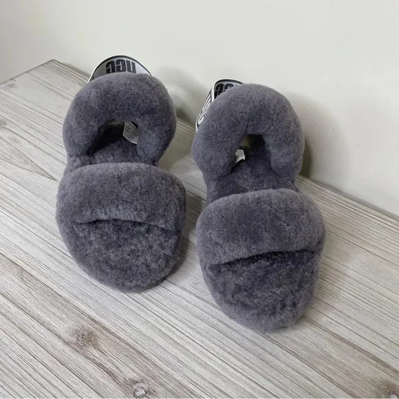 UGG Oh Yeah Slipper  Slides  fluffy cozy warm campus