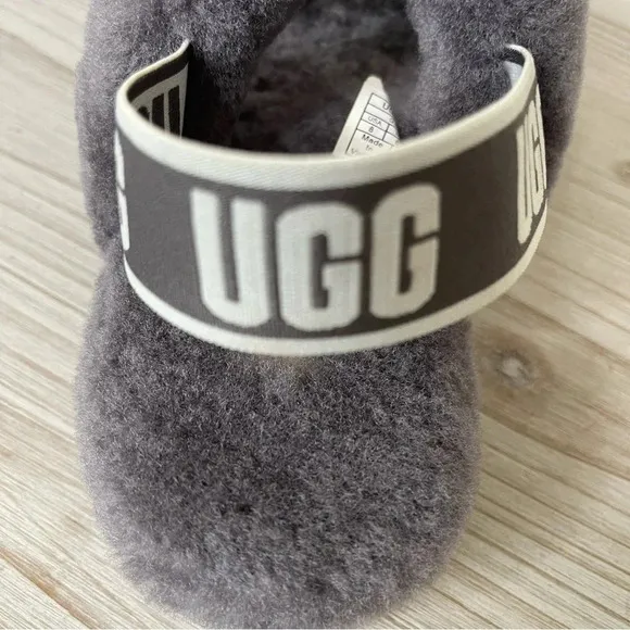 UGG Oh Yeah Slipper  Slides  fluffy cozy warm campus
