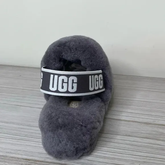 UGG Oh Yeah Slipper  Slides  fluffy cozy warm campus
