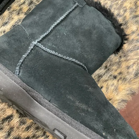 UGG ONE SIDE BOW LEATHER BOOTS