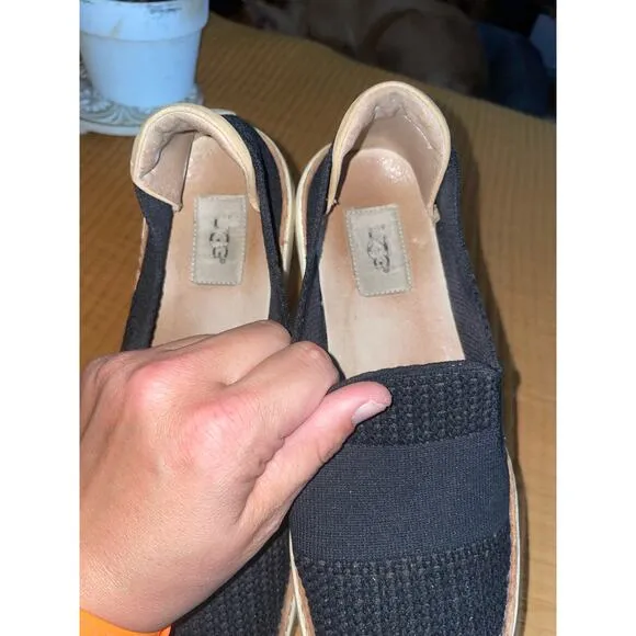UGG Sammy, Casual Slip On Sneakers Women Size 10 Low Top Knitted Fabric Black￼