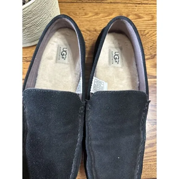 UGG Slippers Mens 10 Shearling Slip On Flats Black Suede Sheepskin
