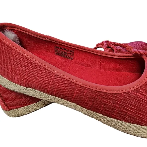 UGG Syleste Red Espadrille Slip-on Flats Canvas Shearling Inside Size 8.5