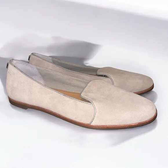 UGG Women’s 7.5 Bonnie Suede Oyster Tan Slip on Flats Loafers