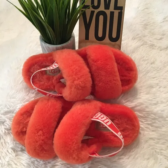 UGG Women's Fluff Yeah Slide Slippers - LIKE NEW CONDITION!