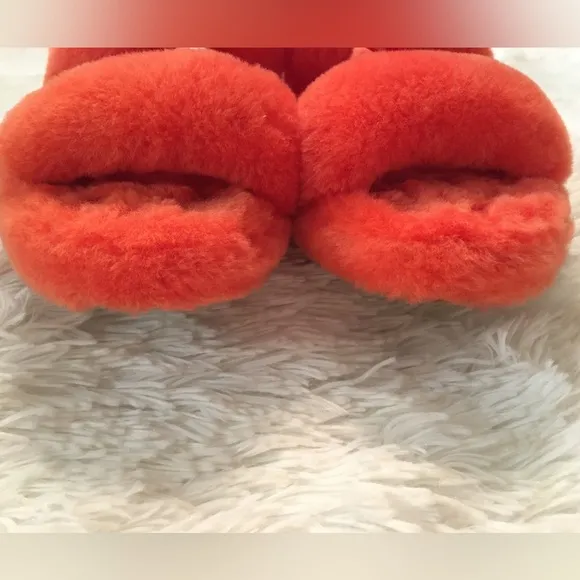 UGG Women's Fluff Yeah Slide Slippers - LIKE NEW CONDITION!