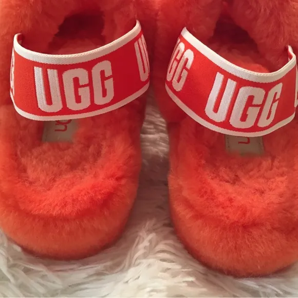 UGG Women's Fluff Yeah Slide Slippers - LIKE NEW CONDITION!