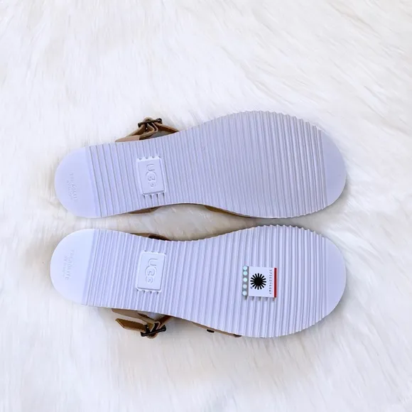 UGG Zoie Leather Sandals