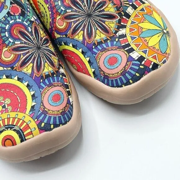 UIN Fashion Floral Painted Canvas Art slip on loafers - Women’s 6