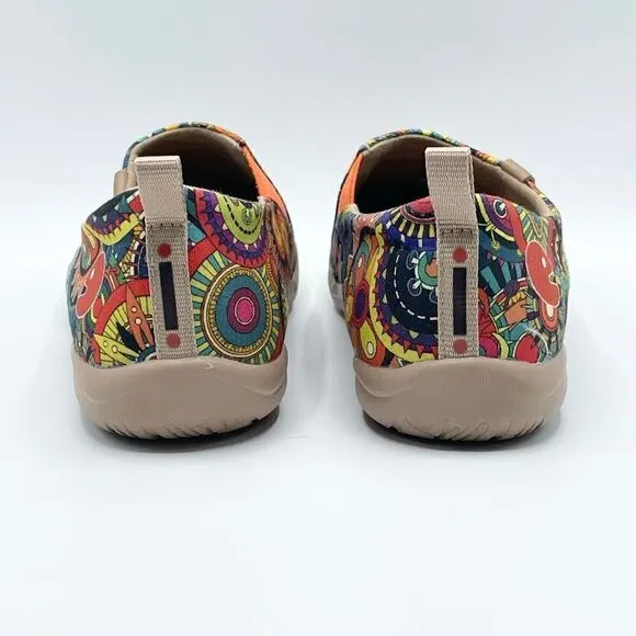 UIN Fashion Floral Painted Canvas Art slip on loafers - Women’s 6
